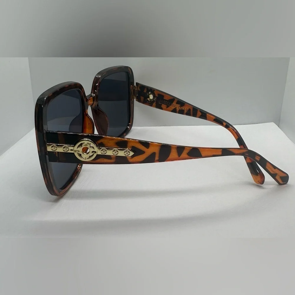 🔥 NWT Trendy Oversized Square Tortoiseshell Sunglasses UV400 Protection 🔥